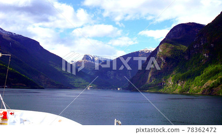 Norway, a cruise ship to explore Sognefjord Norway, a cruise ship to explore Sognefjord 78362472