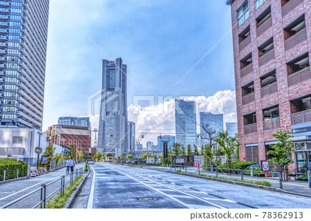 Yokohama Minatomirai Cityscape Ropeway, Landmark Tower and Queen's Square 78362913