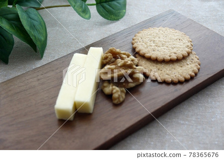 奶酪、核桃和餅乾 78365676