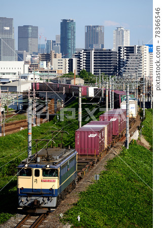 EF65 2065 container freight train on the Hoppō Freight Line 78366546