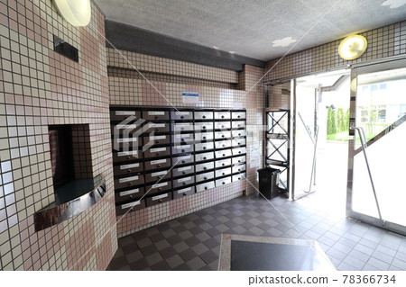 Apartment Entrance 78366734