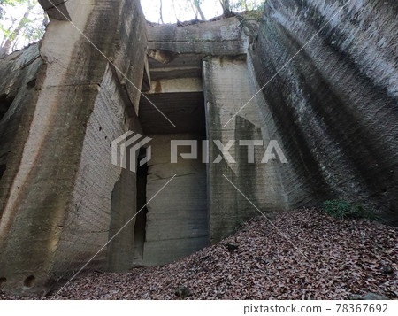 A stone quarry near the Chausuyama hiking trail that straddles Kiryu and Ota in the direction of the game swamp. A stone quarry near the Chausuyama hiking trail that straddles Kiryu and Ota in the direction of the game swamp. 78367692