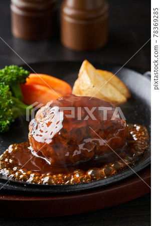 Hot hamburger steak 78369285
