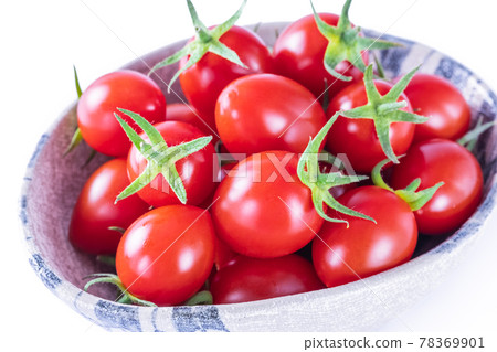 Fresh ripe cherry tomatoes Fresh ripe cherry tomatoes 78369901