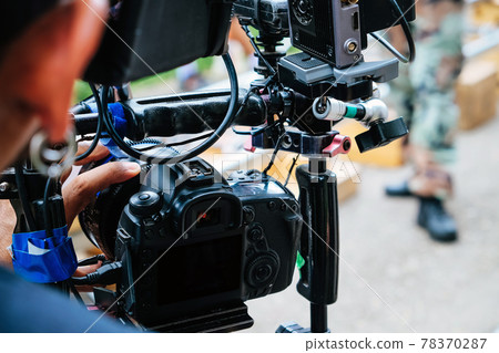 behind the scenes  78370287