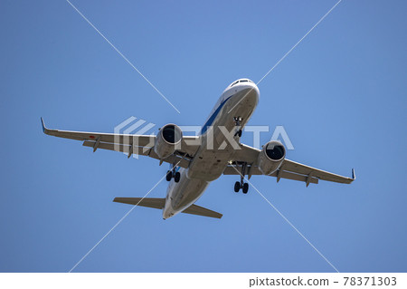 客機即將降落羽田機場 78371303