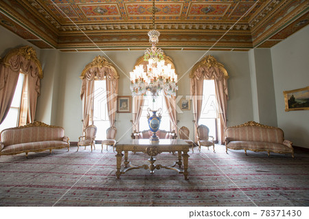 Dolmabahce Palace 78371430