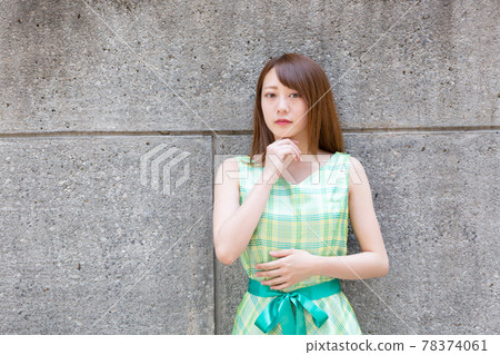 年輕的女士 78374061