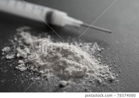 Image of medicine and syringe 78374080