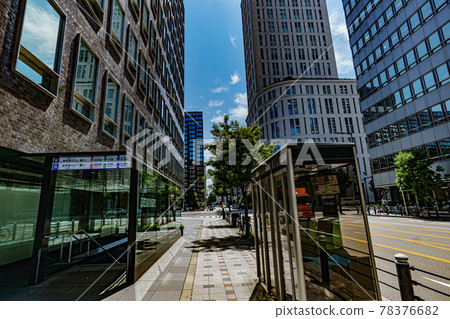 Midosuji Honmachi No. 5 entrance 78376682