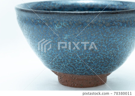 油滴天目茶碗，陶器的斑駁圖案[白色背景] 78380011