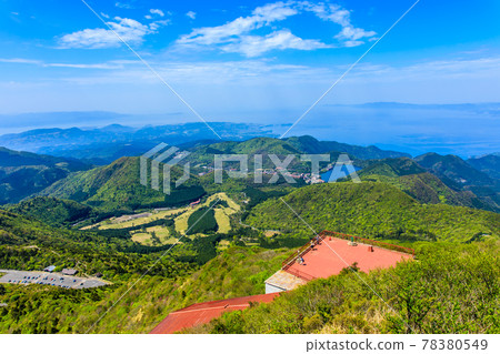 來自妙見嶽山頂的新鮮綠色雲仙新田山口[長崎縣雲仙市] 78380549