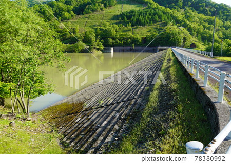 Mitsuishi Dam / Rockfill Dam 78380992