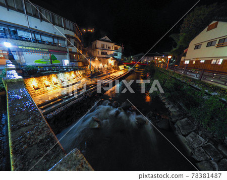 Night view of Yumura Onsen 78381487