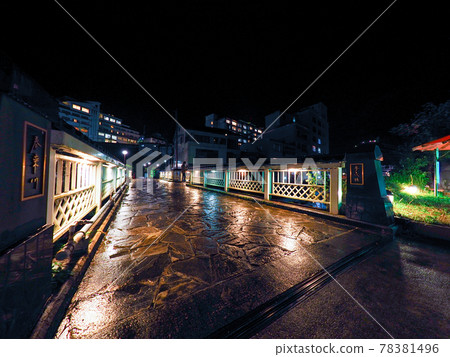 Night view of Yumura Onsen 78381496