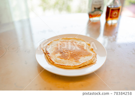 熱蛋糕煎餅黃油楓糖漿 78384258