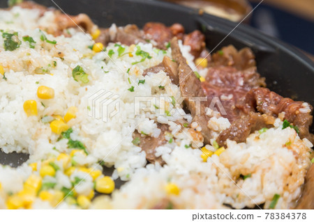 Beef pepper rice 78384378