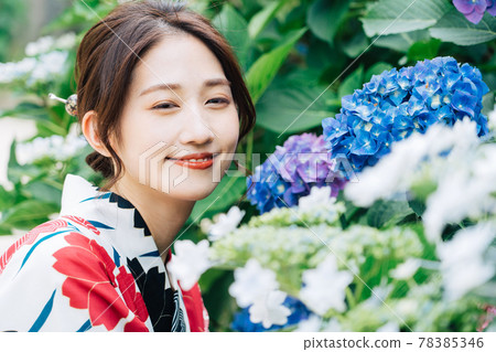 Hydrangea and yukata ladies Hydrangea and yukata ladies 78385346