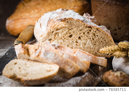 Fresh slice bread Fresh slice bread 78385711