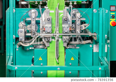 Equipment for the food industry, an automatic machine for packaging bulk products in foil bags. Equipment for the food industry, an automatic machine for packaging bulk products in foil bags. 78391356