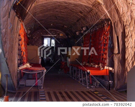 救援受害者... V-107救援直升機 救援受害者... V-107救援直升機 78392042