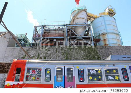 Hon-Yoshiwara Station and 7000 type train assimilated with Gakunan Train Factory 78395660