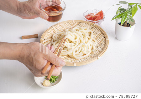 Eat refreshing zaru udon in summer Eat refreshing zaru udon in summer 78399727