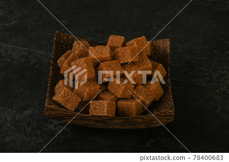 Cane sugar cubs in the bowl Cane sugar cubs in the bowl 78400683