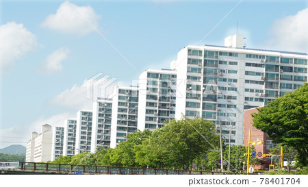 I took a picture of an apartment in Seongpo-dong, Ansan. I took a picture of an apartment in Seongpo-dong, Ansan. 78401704