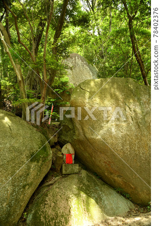 Shishikutsuji Temple Kannoniwa [大阪府加多野市] 78402376
