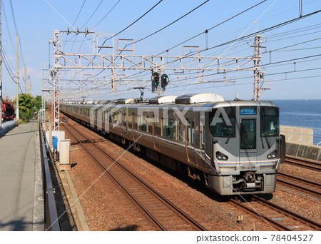225 series Special Rapid Service running near Suma on the Sanyo Main Line 225 series Special Rapid Service running near Suma on the Sanyo Main Line 78404527
