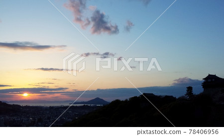 Spring sunset over Suo-Oshima in Yamaguchi Prefecture as seen from Matsuyama Castle in Matsuyama City, Ehime Prefecture [April] 78406956