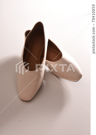 White pumps White pumps 78410859