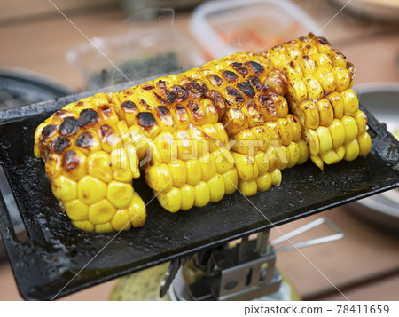 Mini teppanyaki meat cooked at a camp in the mountains [corn] 78411659