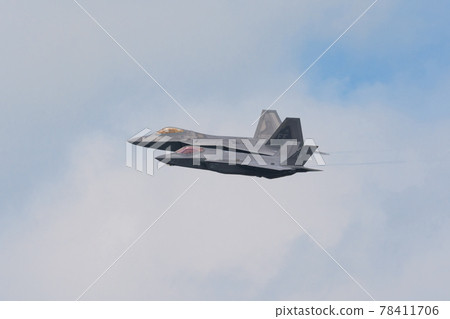 US Air Force F-22 & F-35A formation flight 78411706