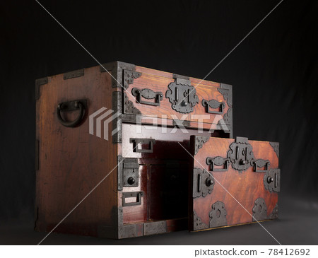 明治時代用暗門製作的抽屜櫃 78412692