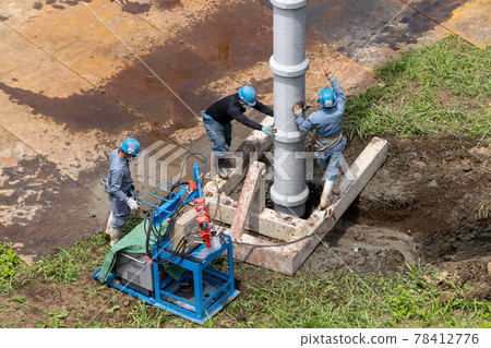 施工現場 樁基工程 摩擦樁 內置 02 下樁 施工現場 樁基工程 摩擦樁 內置 02 下樁 78412776