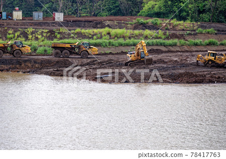 Panama - Canal Construction of the new expanded locks on the canal Panama - Canal Construction of the new expanded locks on the canal 78417763