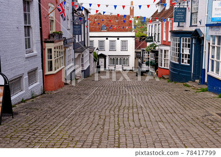 Cobbled Quay Hill shops in Lymington - Hampshire UK Cobbled Quay Hill shops in Lymington - Hampshire UK 78417799
