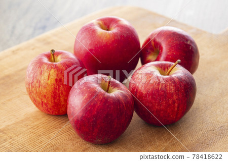 蘋果木板亞麻布 78418622