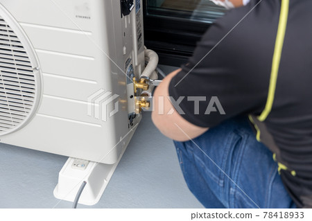 Air conditioner installation work 78418933