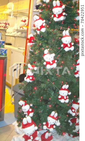 Christmas tree at Dutch airport is Miffy 78422951
