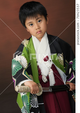 Shichigosan: A child in a kimono with a sword, a child in a kimono 78423537