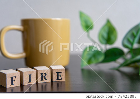 實現FIRE並過上輕鬆的生活 實現FIRE並過上輕鬆的生活 78423895