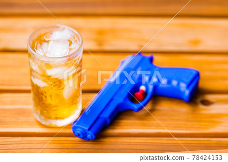 Barley tea water gun [Summer vacation image] 78424153