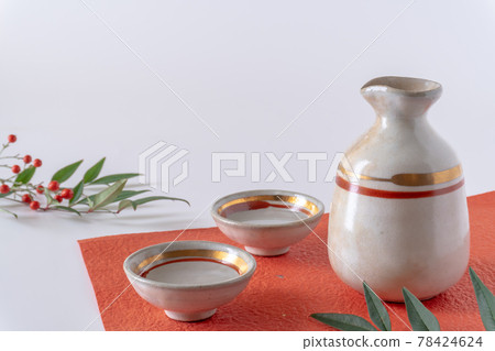 清酒瓶和南天 清酒瓶和南天 78424624