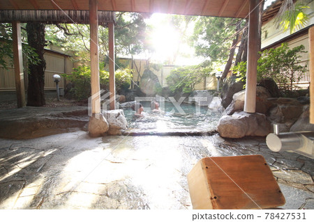 Mother-child trip, hot spring morning bath for mother and daughter 78427531