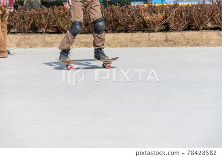 [相川滑板公園的練習滑板] 78428582