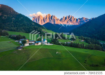 Santa Maddalena village in front of the Geisler or Odle Dolomites mountain Group, Val di Funes, Val di Funes, Trentino Alto Adige, Italy, Europe. Santa Maddalena village in front of the Geisler or Odle Dolomites mountain Group, Val di Funes, Val di Funes, Trentino Alto Adige, Italy, Europe. 78431535