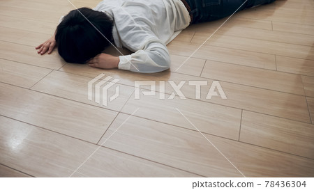 Woman / fall 78436304